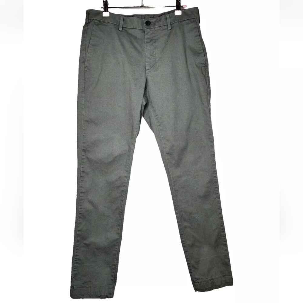 Uniqlo Slim Fit Chino Flat Front Pants in Green Size 31x31.5